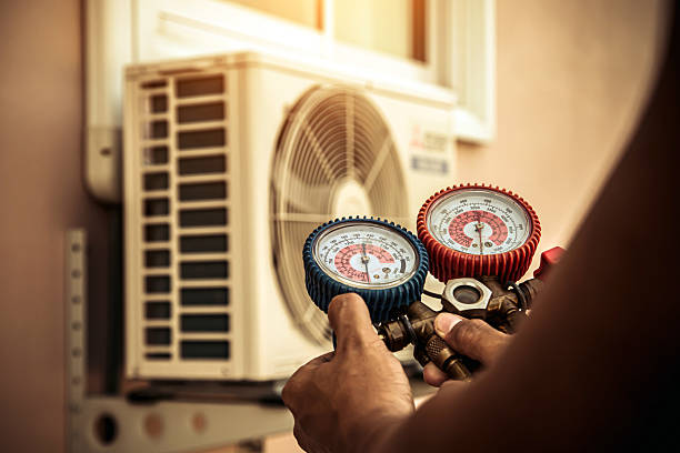 Professional Hvac technician working in Webster, TX